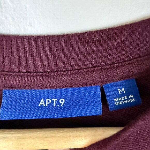 Apt. 9 Twinkle & Sparkle Burgundy Crewneck Sweatshirt Womens Size M - Picture 4 of 9